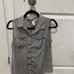 White House Black Market Monochrome Patterned Top